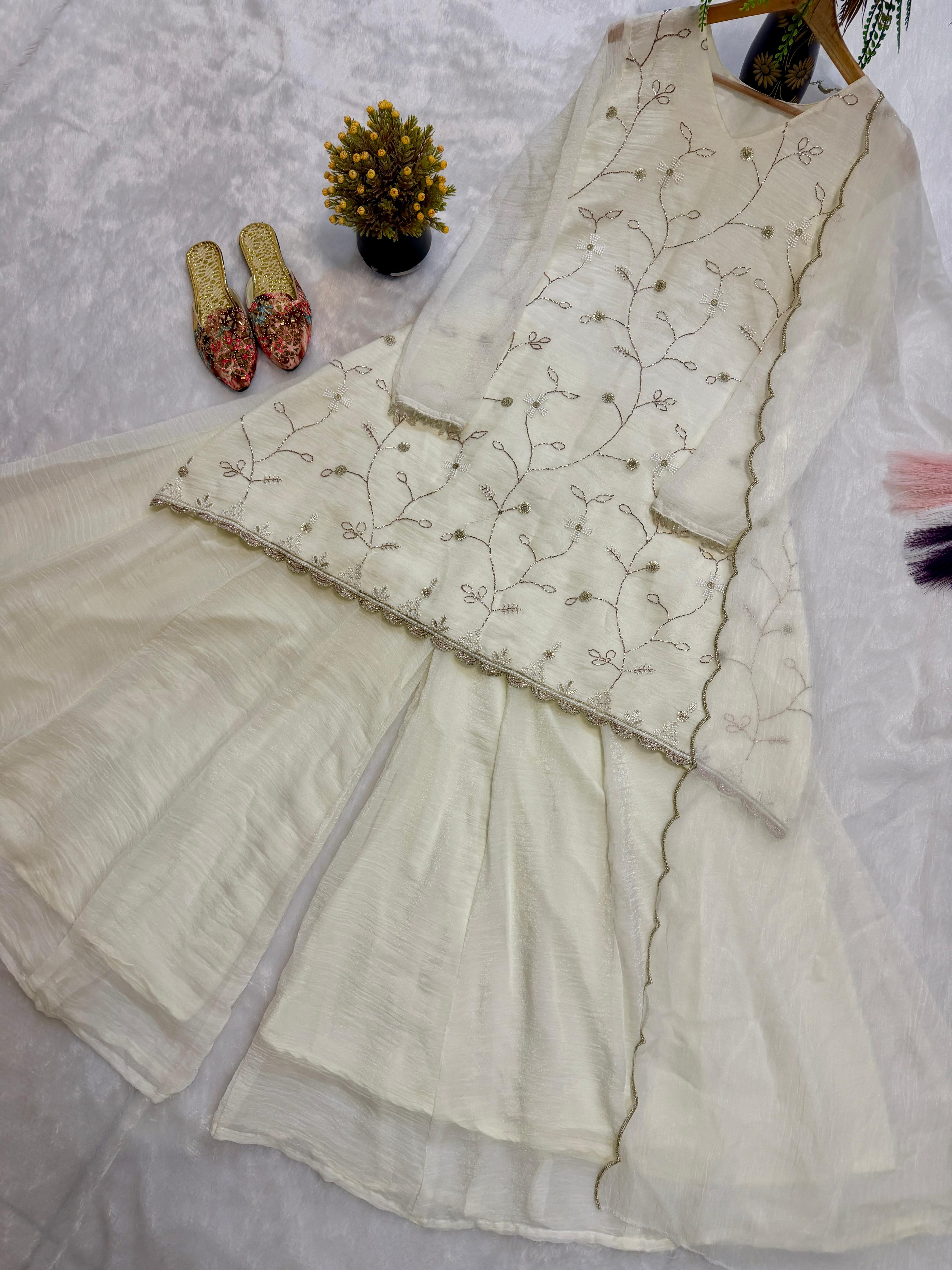 Editorial Ivory Minimalist Festive Set